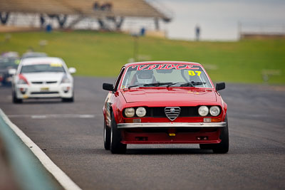 87;1976-Alfa-Romeo-Alfetta-GT;26-July-2009;Australia;FOSC;Festival-of-Sporting-Cars;Improved-Production;NSW;Narellan;New-South-Wales;Oran-Park-Raceway;Peter-Tillett;auto;motorsport;racing;super-telephoto
