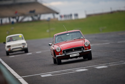 118;1971-MGB-GT;26-July-2009;AAY34W;Australia;FOSC;Festival-of-Sporting-Cars;NSW;Narellan;New-South-Wales;Oran-Park-Raceway;Regularity;Stuart;auto;motorsport;racing;super-telephoto