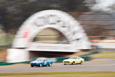 144;1976-Alfa-Romeo-Alfetta-GT;26-July-2009;Australia;FOSC;Festival-of-Sporting-Cars;Group-S;Lyndon-McLeod;NSW;Narellan;New-South-Wales;Oran-Park-Raceway;auto;classic;historic;motion-blur;motorsport;racing;super-telephoto;vintage