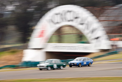 90;1977-Alfa-Romeo-Alfetta-GTV;26-July-2009;33035H;Australia;FOSC;Festival-of-Sporting-Cars;Group-S;NSW;Narellan;New-South-Wales;Oran-Park-Raceway;Robert-Berson;auto;classic;historic;motion-blur;motorsport;racing;super-telephoto;vintage
