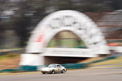 8;1976-Porsche-911-Carrera-30;26-July-2009;30L911;Australia;FOSC;Festival-of-Sporting-Cars;Group-S;NSW;Narellan;New-South-Wales;Oran-Park-Raceway;Stephen-Borness;auto;classic;historic;motion-blur;motorsport;racing;super-telephoto;vintage