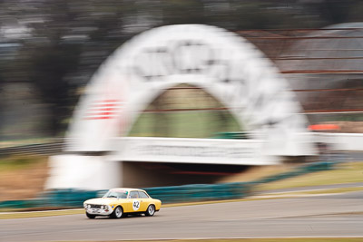 42;1972-Alfa-Romeo-105-GTV-2000;26-July-2009;31333H;Australia;FOSC;Festival-of-Sporting-Cars;Group-S;NSW;Narellan;New-South-Wales;Oran-Park-Raceway;Stuart-Baillie;auto;classic;historic;motion-blur;motorsport;racing;super-telephoto;vintage