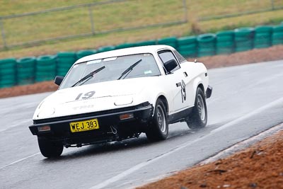 191;1977-Triumph-TR7-Coupe;26-July-2009;Australia;Bob-Saunders;FOSC;Festival-of-Sporting-Cars;NSW;Narellan;New-South-Wales;Oran-Park-Raceway;Regularity;WEJ383;auto;motorsport;racing;super-telephoto