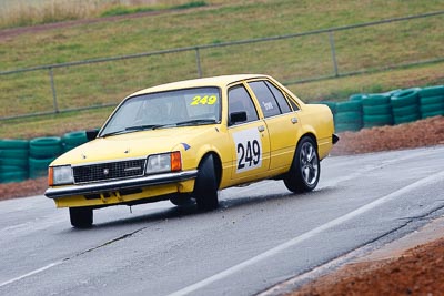 249;1981-Holden-Commodore-VB;26-July-2009;Australia;Dean-Browne;FOSC;Festival-of-Sporting-Cars;NSW;Narellan;New-South-Wales;Oran-Park-Raceway;Regularity;auto;motorsport;racing;super-telephoto