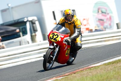 32;20-September-2009;Australia;Kurwongbah;Lakeside-Classic-Speed-Festival;Lakeside-Park;Lakeside-Raceway;QEMSC;QLD;Queensland;auto;classic;historic;motorbike;motorcycle;motorsport;racing;super-telephoto;vintage