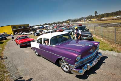 115KDD;20-September-2009;Australia;Kurwongbah;Lakeside-Classic-Speed-Festival;Lakeside-Park;Lakeside-Raceway;QLD;Queensland;auto;classic;historic;motorsport;racing;showcase;sky;vintage;wide-angle