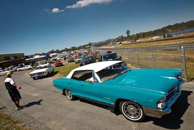 20-September-2009;Australia;Kurwongbah;Lakeside-Park;Lakeside-Raceway;PCA572;QLD;Queensland;auto;classic;historic;motorsport;racing;showcase;sky;vintage;wide-angle