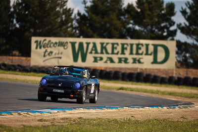 17;1995-MGR-V8;30-October-2009;Australia;FOSC;Festival-of-Sporting-Cars;NSW;New-South-Wales;Peter-Butler;Regularity;Wakefield-Park;auto;motorsport;racing;super-telephoto