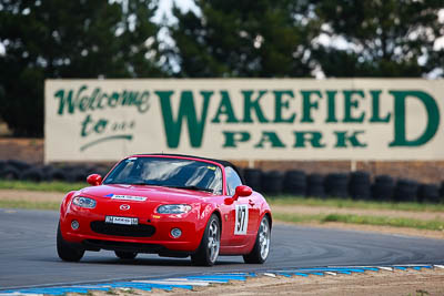 97;2005-Mazda-MX‒5;31-October-2009;Australia;FOSC;Festival-of-Sporting-Cars;John-Burgess;Mazda-MX‒5;Mazda-MX5;Mazda-Miata;NSW;New-South-Wales;Regularity;Wakefield-Park;auto;motorsport;racing;super-telephoto