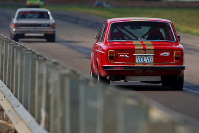 44;1972-Volvo-164-E;31-October-2009;Australia;FOSC;Festival-of-Sporting-Cars;Group-N;Historic-Touring-Cars;NSW;New-South-Wales;Vince-Harmer;Wakefield-Park;auto;classic;historic;motorsport;racing;super-telephoto;vintage