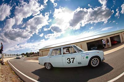 37;1964-Alfa-Romeo-Giulia-Ti;31-October-2009;Australia;FOSC;Festival-of-Sporting-Cars;Group-N;Historic-Touring-Cars;NSW;New-South-Wales;Ralph-Clarke;Wakefield-Park;auto;classic;fisheye;historic;motorsport;racing;vintage