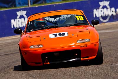 19;1-November-2009;Australia;Mazda-MX‒5;Mazda-MX5;Mazda-Miata;NSW;NSW-State-Championship;NSWRRC;Narellan;New-South-Wales;Oran-Park-Raceway;Peter-Lacey;Production-Sports-Cars;Robin-Lacey;auto;motorsport;racing;super-telephoto