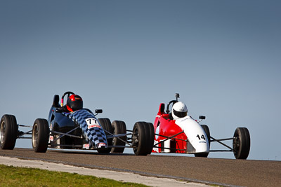 14;77;1-November-2009;Australia;Formula-Ford;John-Pereira;NSW;NSW-State-Championship;NSWRRC;Narellan;New-South-Wales;Oran-Park-Raceway;Steven-Charman;Van-Dieman-RF92;auto;motorsport;racing;super-telephoto