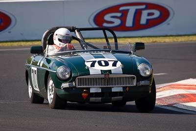 707;1967-MGB;2-April-2010;Australia;Bathurst;FOSC;Festival-of-Sporting-Cars;Historic-Sports-Cars;Mt-Panorama;NSW;New-South-Wales;Reg-Darwell;auto;classic;motorsport;racing;super-telephoto;vintage