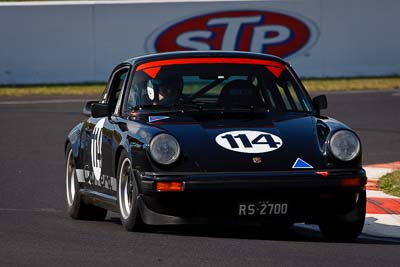 114;1975-Porsche-911-Carrera;2-April-2010;Australia;Bathurst;Chris-Wilson;FOSC;Festival-of-Sporting-Cars;Historic-Sports-Cars;Mt-Panorama;NSW;New-South-Wales;RS2700;auto;classic;motorsport;racing;super-telephoto;vintage