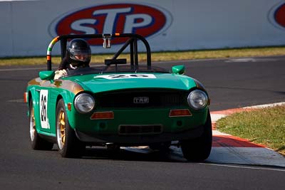 26;1969-Triumph-TR6;2-April-2010;Australia;Bathurst;FOSC;Festival-of-Sporting-Cars;Geoff-Byrne;Historic-Sports-Cars;Mt-Panorama;NSW;New-South-Wales;auto;classic;motorsport;racing;super-telephoto;vintage