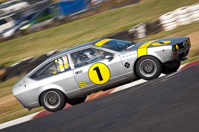 1;1979-Alfa-Romeo-Alfetta-GTV-2000;2-April-2010;Australia;Bathurst;FOSC;Festival-of-Sporting-Cars;Historic-Sports-Cars;Mt-Panorama;NSW;New-South-Wales;Tony-Karanfilovski;auto;classic;motorsport;racing;super-telephoto;vintage