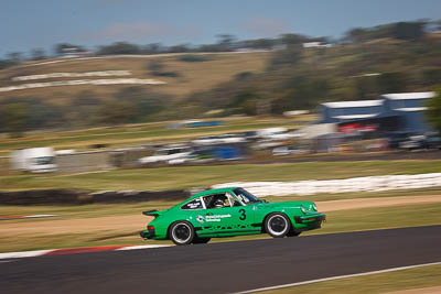 3;1977-Porsche-911-Carrera-3;2-April-2010;Australia;Bathurst;FOSC;Festival-of-Sporting-Cars;JZM620;John-Ireland;Marque-Sports;Mt-Panorama;NSW;New-South-Wales;auto;motion-blur;motorsport;racing;telephoto