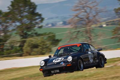 14;1975-Porsche-911-Carrera;2-April-2010;Australia;Bathurst;FOSC;Festival-of-Sporting-Cars;Gregory-Thomson;Mt-Panorama;NSW;New-South-Wales;RS2700;Regularity;auto;motorsport;racing;super-telephoto