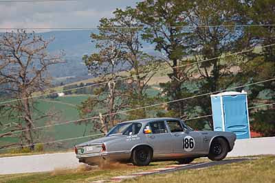 186;1971-Jaguar-XJ6;2-April-2010;36131H;Andrew-Shaw;Australia;Bathurst;FOSC;Festival-of-Sporting-Cars;Mt-Panorama;NSW;New-South-Wales;Regularity;auto;motorsport;racing;super-telephoto