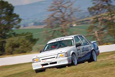 38;1986-Holden-Commodore-VK;2-April-2010;Australia;Bathurst;FOSC;Festival-of-Sporting-Cars;Mt-Panorama;NSW;New-South-Wales;Wayne-Clift;auto;motorsport;racing;super-telephoto