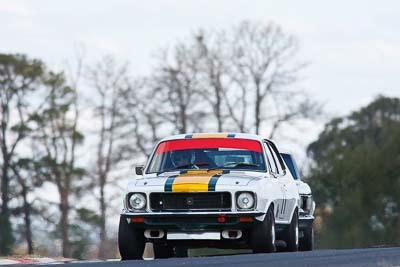 71;1972-Holden-Torana-XU‒1;2-April-2010;Australia;Bathurst;FOSC;Festival-of-Sporting-Cars;Historic-Touring-Cars;Ian-Sawtell;Mt-Panorama;NSW;New-South-Wales;auto;classic;motorsport;racing;super-telephoto;vintage