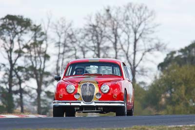 8;1961-Jaguar-Mk-II;2-April-2010;Australia;Bathurst;FOSC;Festival-of-Sporting-Cars;Historic-Touring-Cars;Lionel-Walker;Mt-Panorama;NSW;New-South-Wales;auto;classic;motorsport;racing;super-telephoto;vintage