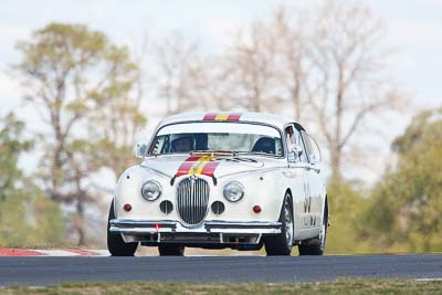 30;03390H;1960-Jaguar-Mk-II;2-April-2010;Australia;Bathurst;FOSC;Festival-of-Sporting-Cars;Historic-Touring-Cars;Mt-Panorama;NSW;New-South-Wales;Paul-Zazryn;auto;classic;motorsport;racing;super-telephoto;vintage