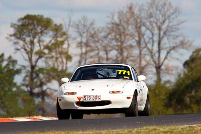 771;1993-Mazda-MX‒5;2-April-2010;519JXG;Australia;Bathurst;FOSC;Festival-of-Sporting-Cars;Marque-Sports;Mazda-MX‒5;Mazda-MX5;Mazda-Miata;Mt-Panorama;NSW;New-South-Wales;Paul-Chapman;auto;motorsport;racing;super-telephoto