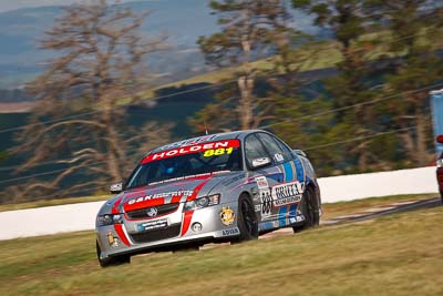 881;2-April-2010;2004-Holden-Commodore-VZ;Australia;Bathurst;FOSC;Festival-of-Sporting-Cars;Geoffrey-Kite;Improved-Production;Mt-Panorama;NSW;New-South-Wales;auto;motorsport;racing;super-telephoto
