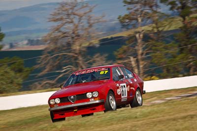 87;1976-Alfa-Romeo-Alfetta-GT;2-April-2010;Australia;Bathurst;FOSC;Festival-of-Sporting-Cars;George-Tillett;Improved-Production;Mt-Panorama;NSW;New-South-Wales;auto;motorsport;racing;super-telephoto