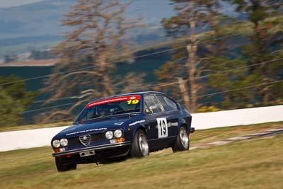 19;1975-Alfa-Romeo-Alfetta-GT;2-April-2010;Australia;Bathurst;David-Wong;FOSC;Festival-of-Sporting-Cars;Improved-Production;Mt-Panorama;NSW;New-South-Wales;auto;motorsport;racing;super-telephoto