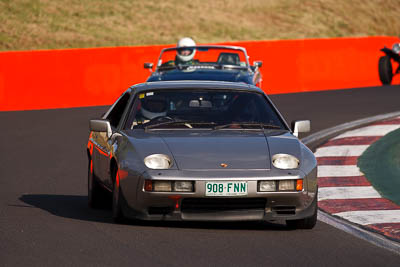 84;1984-Porsche-928S;3-April-2010;908FNN;Australia;Bathurst;FOSC;Festival-of-Sporting-Cars;Mt-Panorama;NSW;New-South-Wales;Regularity;Sean-Conway;auto;motorsport;racing;super-telephoto
