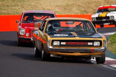73;1971-Chrysler-Valiant-Charger;3-April-2010;Andrew-Whiteside;Australia;Bathurst;FOSC;Festival-of-Sporting-Cars;Historic-Touring-Cars;Mt-Panorama;NSW;New-South-Wales;auto;classic;motorsport;racing;super-telephoto;vintage