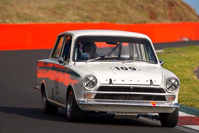 109;1964-Ford-Cortina-Mk-I;3-April-2010;Australia;Bathurst;FOSC;Festival-of-Sporting-Cars;Historic-Touring-Cars;Matthew-Windsor;Mt-Panorama;NSW;New-South-Wales;auto;classic;motorsport;racing;super-telephoto;vintage