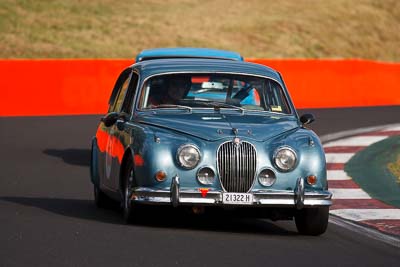 63;1963-Jaguar-Mk-II;21322H;3-April-2010;Australia;Bathurst;FOSC;Festival-of-Sporting-Cars;Historic-Touring-Cars;John-Dunning;Mt-Panorama;NSW;New-South-Wales;auto;classic;motorsport;racing;super-telephoto;vintage