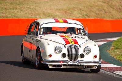 30;03390H;1960-Jaguar-Mk-II;3-April-2010;Australia;Bathurst;FOSC;Festival-of-Sporting-Cars;Historic-Touring-Cars;Mt-Panorama;NSW;New-South-Wales;Paul-Zazryn;auto;classic;motorsport;racing;super-telephoto;vintage