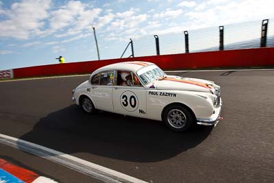 30;03390H;1960-Jaguar-Mk-II;3-April-2010;Australia;Bathurst;FOSC;Festival-of-Sporting-Cars;Historic-Touring-Cars;Mt-Panorama;NSW;New-South-Wales;Paul-Zazryn;auto;classic;motorsport;racing;vintage;wide-angle