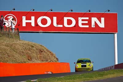 41;1975-Porsche-911-Carrera;3-April-2010;Australia;BAZ27L;Bathurst;FOSC;Festival-of-Sporting-Cars;Geoff-Morgan;Historic-Sports-Cars;Mt-Panorama;NSW;New-South-Wales;auto;classic;motorsport;racing;super-telephoto;vintage