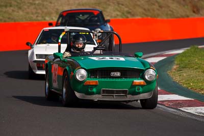 26;1969-Triumph-TR6;3-April-2010;Australia;Bathurst;FOSC;Festival-of-Sporting-Cars;Geoff-Byrne;Historic-Sports-Cars;Mt-Panorama;NSW;New-South-Wales;auto;classic;motorsport;racing;super-telephoto;vintage