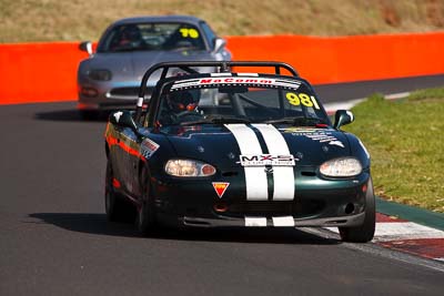 981;2000-Mazda-MX‒5-SP;3-April-2010;Australia;Bathurst;FOSC;Festival-of-Sporting-Cars;Marque-Sports;Mazda-MX‒5;Mazda-MX5;Mazda-Miata;Mt-Panorama;NSW;New-South-Wales;Nick-Martinenko;auto;motorsport;racing;super-telephoto