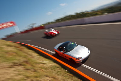 51;2000-Mazda-MX‒5;3-April-2010;Australia;Bathurst;FOSC;Festival-of-Sporting-Cars;Mazda-MX‒5;Mazda-MX5;Mazda-Miata;Mike-Hicks;Mt-Panorama;NSW;New-South-Wales;Regularity;auto;motion-blur;motorsport;racing;wide-angle