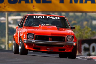 176;1976-Holden-Torana-SS-V8-Hatch;3-April-2010;Australia;Bathurst;FOSC;Festival-of-Sporting-Cars;Mt-Panorama;NSW;New-South-Wales;Regularity;Willian-Vining‒Falvey;auto;motorsport;racing;super-telephoto