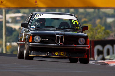 91;1981-BMW-E21-JPS-Replica;3-April-2010;Australia;BC30MI;Bathurst;FOSC;Festival-of-Sporting-Cars;Mt-Panorama;NSW;New-South-Wales;Rama-Higgins;Regularity;auto;motorsport;racing;super-telephoto