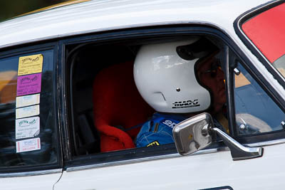 71;1972-Holden-Torana-XU‒1;3-April-2010;Australia;Bathurst;FOSC;Festival-of-Sporting-Cars;Historic-Touring-Cars;Ian-Sawtell;Mt-Panorama;NSW;New-South-Wales;auto;classic;motorsport;racing;super-telephoto;vintage