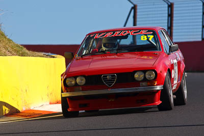 87;1976-Alfa-Romeo-Alfetta-GT;4-April-2010;Australia;Bathurst;FOSC;Festival-of-Sporting-Cars;George-Tillett;Improved-Production;Mt-Panorama;NSW;New-South-Wales;auto;motorsport;racing;super-telephoto