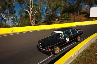 91;1981-BMW-E21-JPS-Replica;4-April-2010;Australia;BC30MI;Bathurst;FOSC;Festival-of-Sporting-Cars;Mt-Panorama;NSW;New-South-Wales;Rama-Higgins;Regularity;auto;motorsport;racing;wide-angle