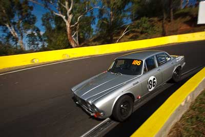 186;1971-Jaguar-XJ6;36131H;4-April-2010;Andrew-Shaw;Australia;Bathurst;FOSC;Festival-of-Sporting-Cars;Mt-Panorama;NSW;New-South-Wales;Regularity;auto;motorsport;racing;wide-angle