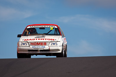 2;1985-Holden-Commodore-VK;4-April-2010;Australia;Bathurst;FOSC;Festival-of-Sporting-Cars;Jamie-McDonald;Mt-Panorama;NSW;New-South-Wales;auto;motorsport;racing;super-telephoto