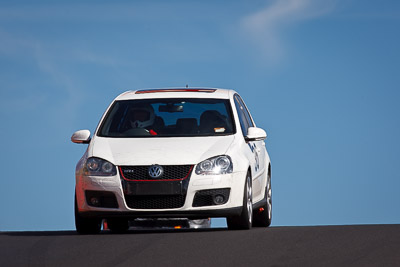 36;2005-Volkswagen-Golg-GTi;4-April-2010;Australia;Bathurst;FOSC;Festival-of-Sporting-Cars;Mt-Panorama;NSW;New-South-Wales;Regularity;Scott-Osborne;VW;auto;motorsport;racing;super-telephoto